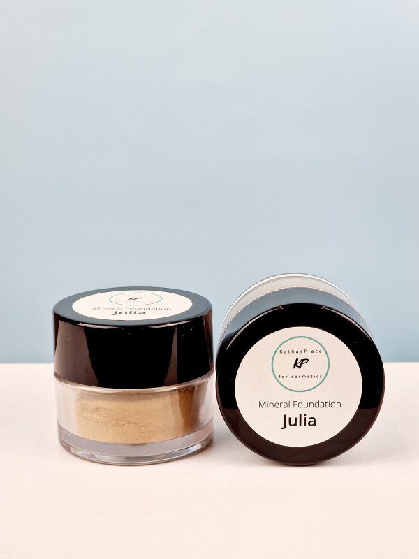 MINERAL POWDER FOUNDATION Julia: deckender & leichter Puder: für getönte Haut