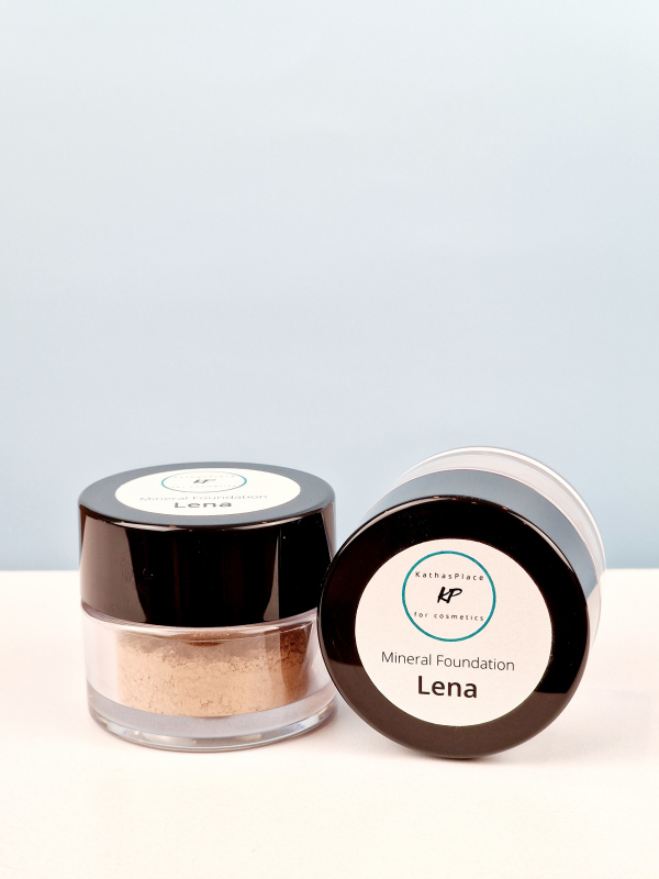 MINERAL POWDER FOUNDATION Lena: deckender & leichter Puder: helle Haut